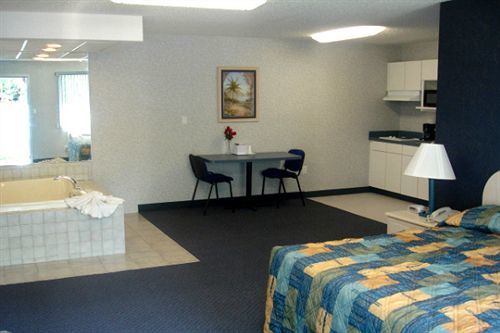 Studio Inn And Suites Galloway Room photo